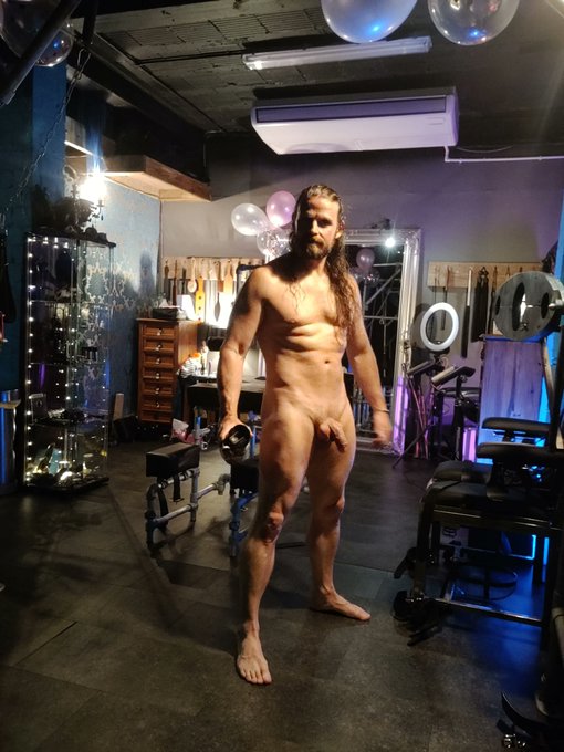 Billy King (18+) - How many times do I have to whip you to make you vote for me? Vote here: https://t.co/uyPVZ4Igjh https://t.co/Y6uDoKruAl