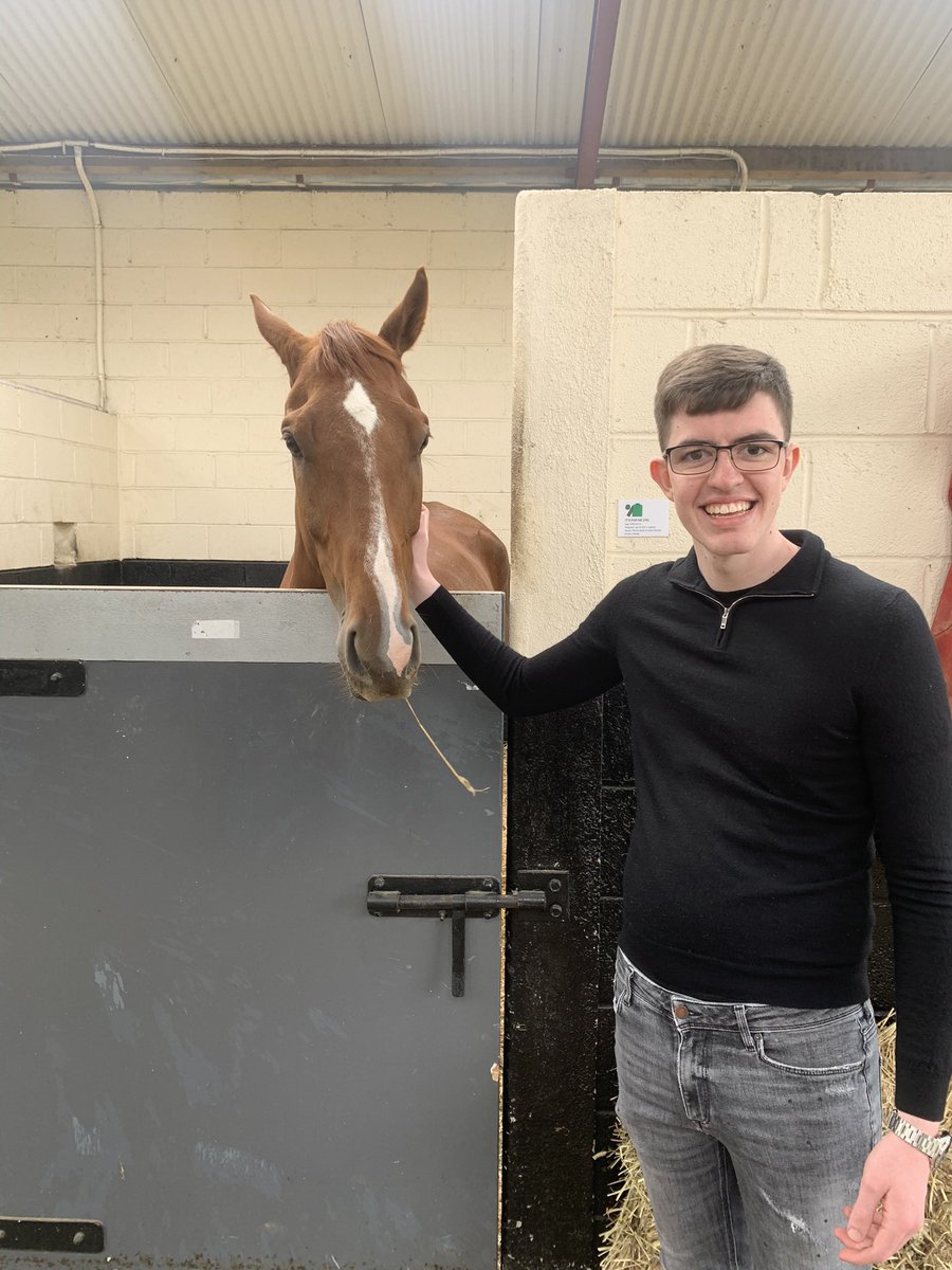 Sean__Dunne1's tweet photo. ๐ Itโs For Me ๐
I spotted him from the top of the barn ๐
From picking him out in a Loughanmore P2P replay it has been a roller coaster of a journey โ๏ธ
But Iโm hoping he can bounce back next season and reach the heights I felt he could ๐ช๐ป
#ItsForMe #HorseRacing #Closutton https://t.co/drm9xRizoD
