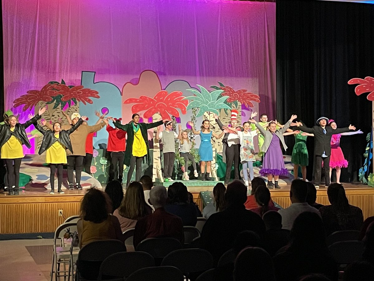 RMSDracut's tweet photo. Congratulations to RMS students, teachers and crew for a wonderful performance of Seussical, Jr.! It was a fantastic opening night! @DracutSuper @MrsWheeler_RMS https://t.co/xm9X8hB7AC