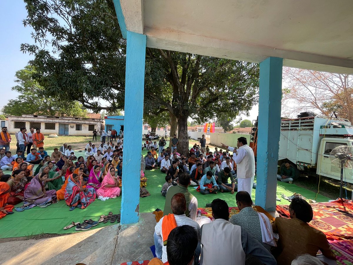 vaibhavpawarmp's tweet photo. आज सिवनी ज़िले के धारना मंडल के केकडई ग्रामपंचायत में "नव मतदाता युवा चौपाल" के अंतर्गत आयोजित कार्यक्रम में उपस्थित रह कर युवाओं को सम्बोधित किया।

#YuvaChaupalMp https://t.co/2G17ly5jC8