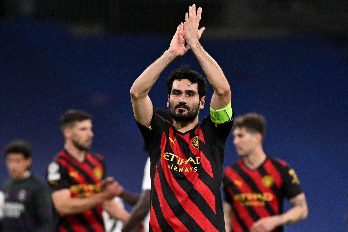 FabrizioRomano's tweet photo. Ilkay Gündogan won’t communicate any decision now. He wants to focus on Man City final games &amp; winning titles — there is no green light to any proposal yet. 🔵🇩🇪 #MCFC

Barcelona remain keen on signing him with an important contract bid, but still waiting on Gündo to decide. https://t.co/mMgJb3iwV5
