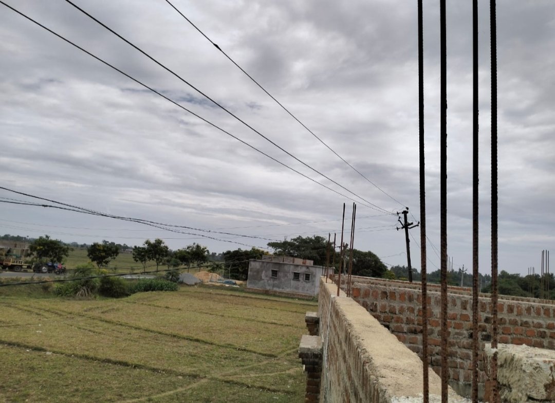 PalaiBapujee's tweet photo. Due to electric current 11kv going over this so the extension of this house is pending since last 3 year 
We repeatedly contacting @TPSODL branch MALUD KRUSHNAPRASAD, PURI ,they r helpless to help us THERE is no solution of problem.Literally we lost our 2pair of shoes Plz help us https://t.co/1tUUd0CibB