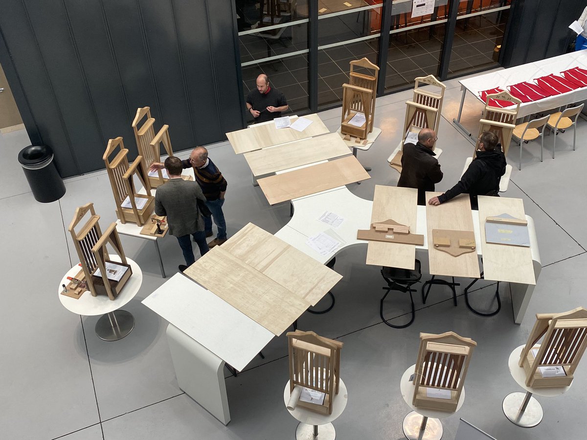 les2_rives's tweet photo. Le grand jour de la correction des épreuves régionales du concours du meilleur apprenti dans l atrium du pôle sup du lycée Saint Joseph LES 2 RIVES Landerneau. Des corrections soignées par les professionnels et bénévoles présents.
Un grand merci à eux pour leur investissement https://t.co/hxEvEMqAEj