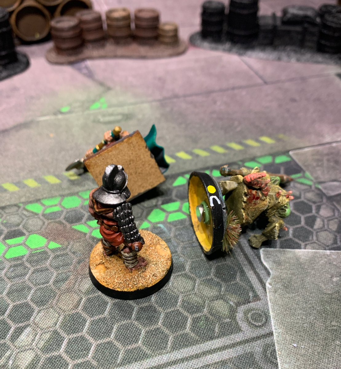 As our Mordheim campaign draws to a close, three warbands find themselves in our traditional final pit fight. Obviously feeling at home, my Pit King destroys the dwarf with a critical strike from his morning star to win the campaign!! #WarGaming