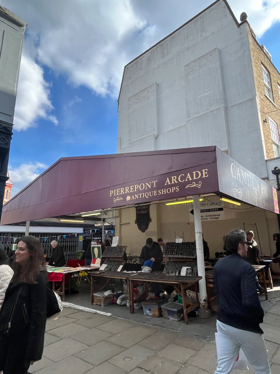 Good lively street, a small but complete feeling hahaha