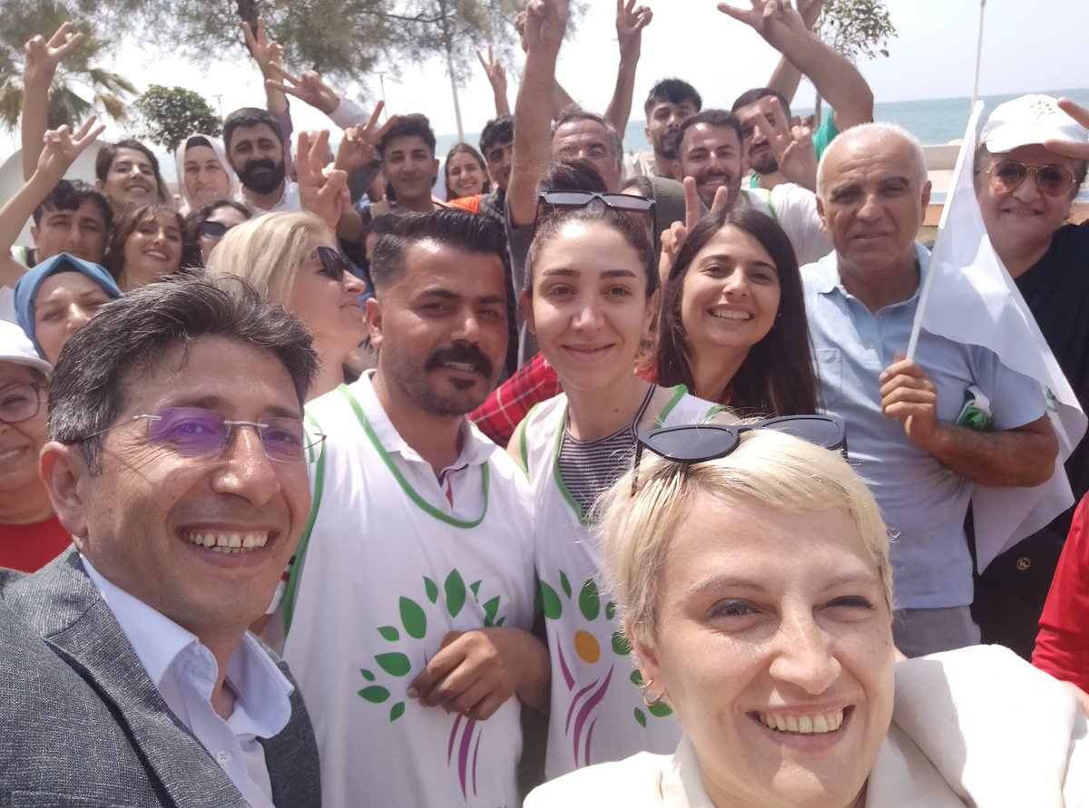 PerihanKoca's tweet photo. Durumumuz kudretlidir kardeşler ☘️
Vallahi de billahi de geliyoruz ✌️
Son 1 gün ☘️ https://t.co/k9IfX3hUub
