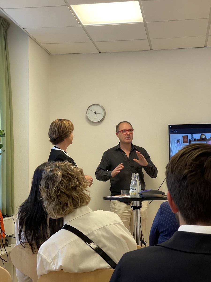 I veckan var jag med i King Street Swedens panelsamtal om kriskommunikation och perspektiv på kriser tillsammans med <a href="/UnniJerndal/">Unni Jerndal</a> från <a href="/Swedbank/">Swedbank Sverige</a> och influencern Linda Hörnfeldt. Några av mina tankar finns här: linkedin.com/posts/erikzsig…