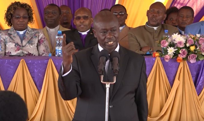 HDonness's tweet photo. Nimeona kwa magazeti wakisema Wakikuyu tuko wengi kwa serikali.. kwani mlitaka wakikuyu waende wapi? Riggy G they talked about Kalenjin not Kikuyu we unasoma gazeti aje lakini? 

Rigathi Gachagua Jakom President Ruto Mudavadi Mukami Kimathi Mau Mau Ndii https://t.co/RyY0zQBD9z