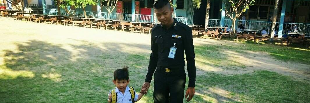 TAPetch310993's tweet photo. เคยเป็นผู้ชายในเครื่องแบบ ชอบไหมครับ https://t.co/3WYv0tE4o9