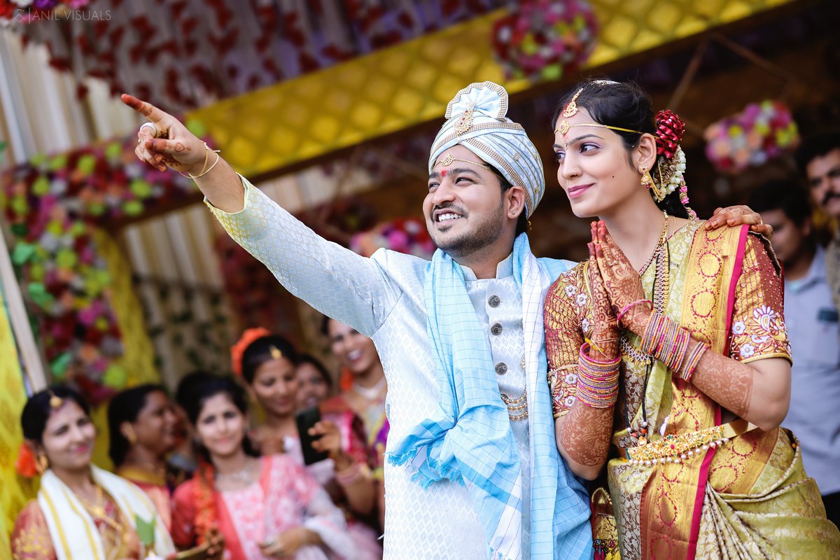 AnilVisuals's tweet photo. "Wedding is the beautiful ceremony that will make two souls united forever"💞🥰
*
*
*
*
*
*
*
*
*
*
*
*
*
*
*
*
*
#weddingphotoshoot #outdoorcoupleshoot #preweddingphotography #anilvisuals #trendingphotoshoot #cinematicphotoshoot📸 #weddingphotography #postweddingphotoshoot https://t.co/AIBcTzYMjh