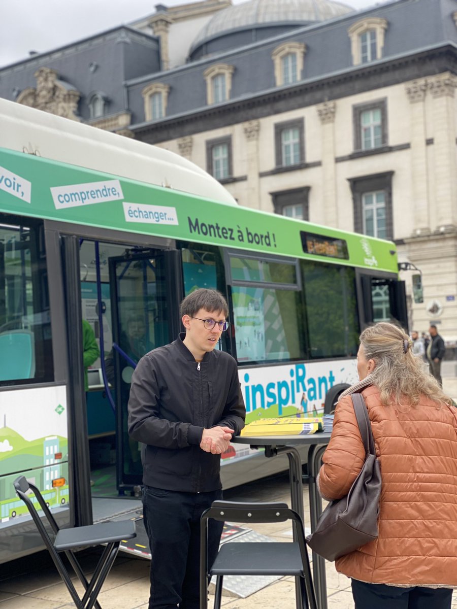 InspireClrmnt's tweet photo. Toute la journée, l’équipe #InspireClermont vous attend à la Fête du Tour : Faites du vélo, place de Jaude ! 🚲🚌

L’occasion de (re)découvrir le projet, de suivre les dernières actualités et de poser vos questions. 💬 https://t.co/roXxKa8uai