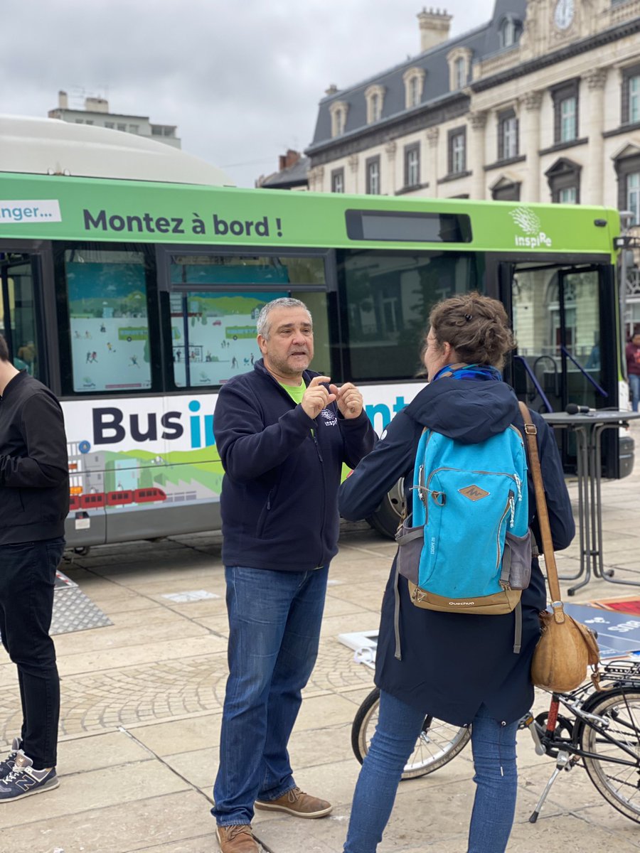 InspireClrmnt's tweet photo. Toute la journée, l’équipe #InspireClermont vous attend à la Fête du Tour : Faites du vélo, place de Jaude ! 🚲🚌

L’occasion de (re)découvrir le projet, de suivre les dernières actualités et de poser vos questions. 💬 https://t.co/roXxKa8uai