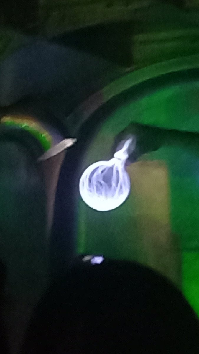 Le scientibus était au collège jeudi 11 mai pour réaliser de nombreuses expériences auprès des élèves de 4e, telles que : le détecteur de particules, la sphère de plasma, le ballon d'azote liquide, la fibre optique plastique..