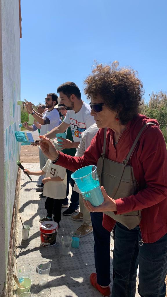 PodemMorvedre's tweet photo. Hoy nuestro candidato @Roberto_RP_  a la alcaldía de Sagunto en la pintada del mural en la Casa Penya en su jornada de Tancament #DecidimElCampDeMorvedre
@EUPVSagunt 
@PodemMorvedre 
@DboraSnchezVida 
#LaFuerzaNecesaria https://t.co/braz4dH3Ev