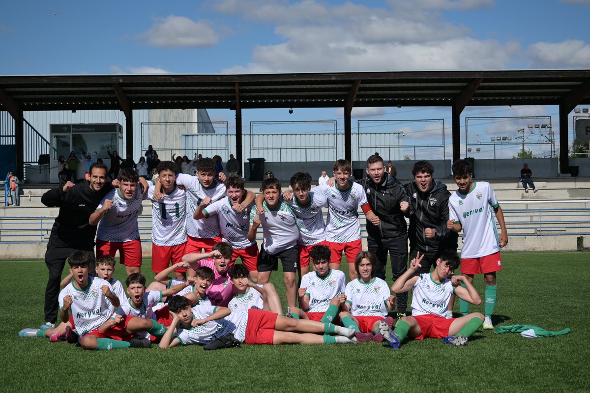 EscuelaTrival's tweet photo. 🏆⚽️ CAMPEONES|

El Cadete D se proclama campeón de liga en La Canaleja. 

💪🏼 Vaya temporada  de nuestros chicos. 
Todo trabajo tiene su recompensa 👏🏻

🎉🎉 Enhorabuena 🎉🎉

#VamosTrival https://t.co/PkDoEEYQap