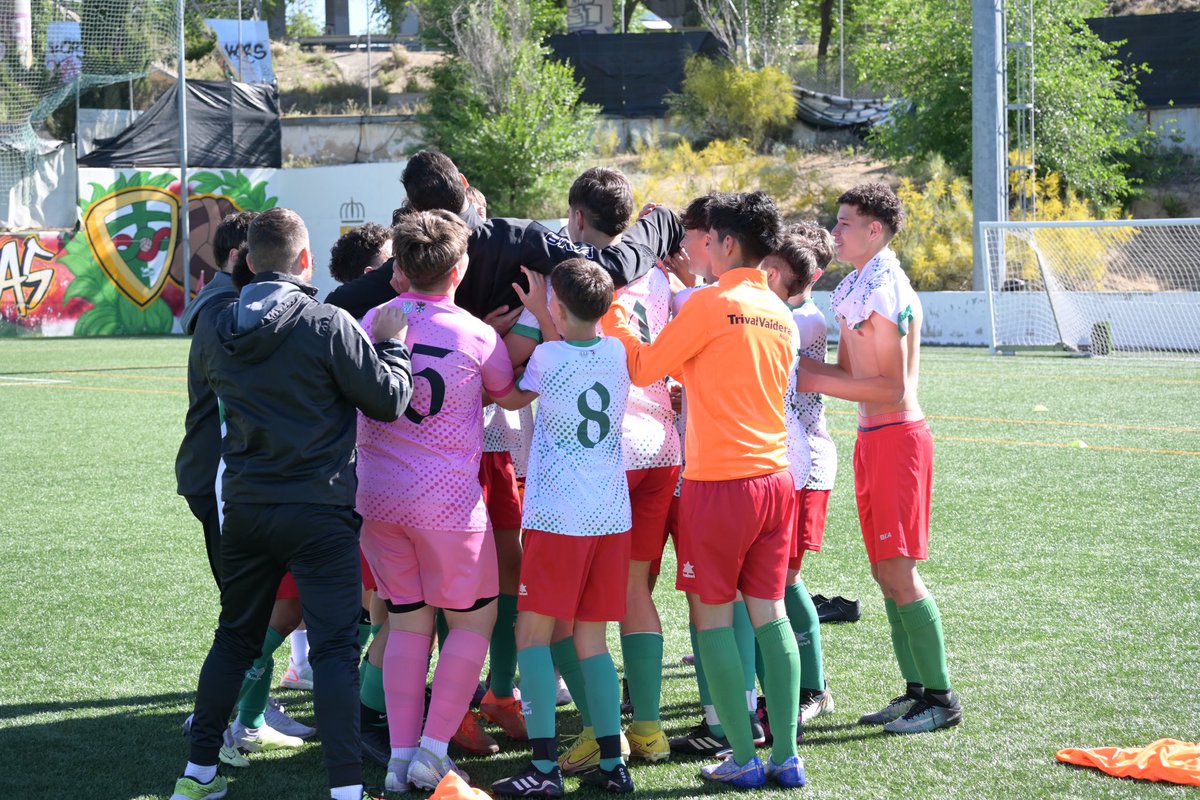 EscuelaTrival's tweet photo. 🏆⚽️ CAMPEONES|

El Cadete D se proclama campeón de liga en La Canaleja. 

💪🏼 Vaya temporada  de nuestros chicos. 
Todo trabajo tiene su recompensa 👏🏻

🎉🎉 Enhorabuena 🎉🎉

#VamosTrival https://t.co/PkDoEEYQap