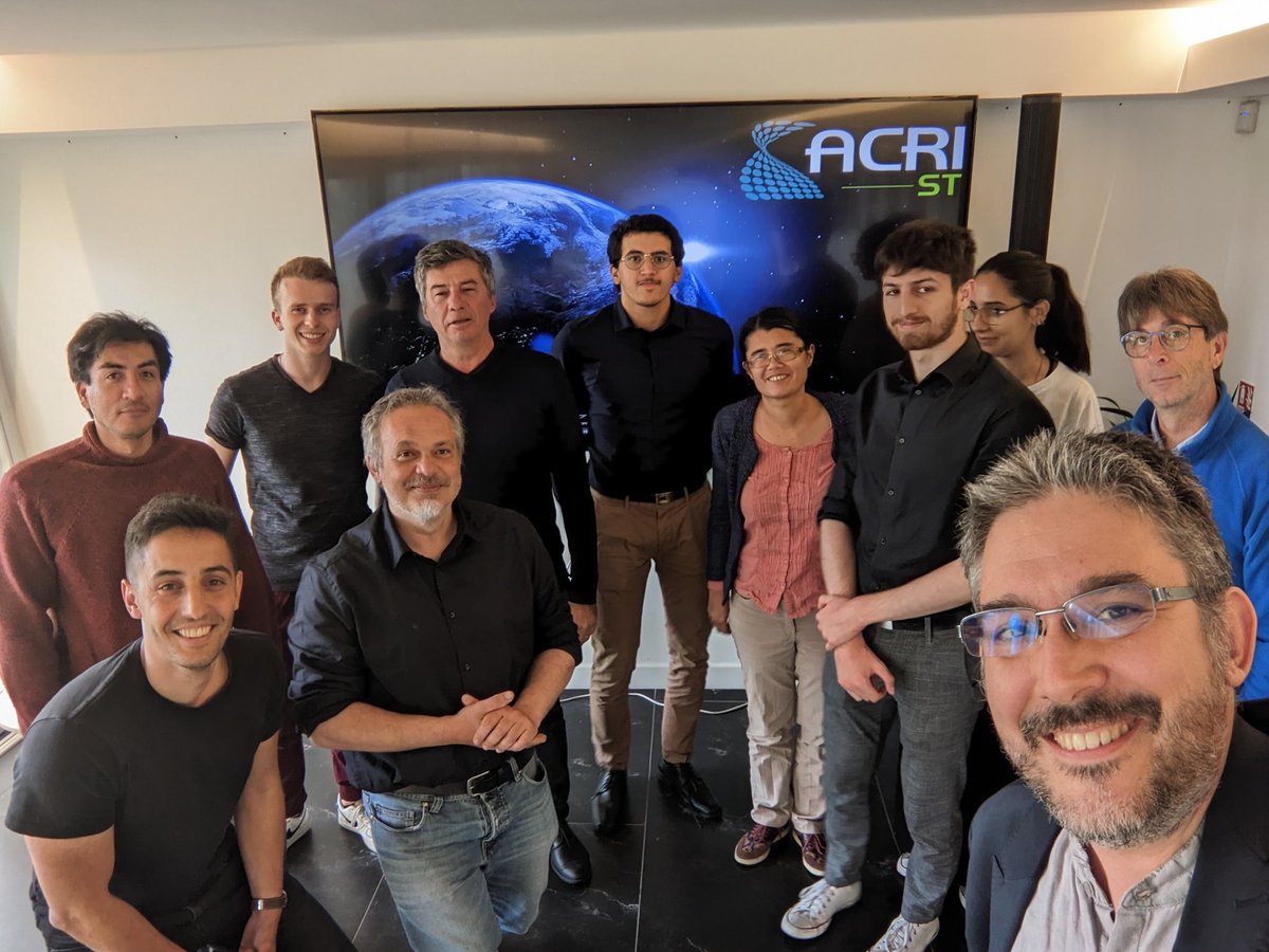 uca3_sat's tweet photo. Hier, super visite d'ACRI-ST avec les étudiantes, etudiants, encadrantes et encadrants du CSU Côte d'Azur. Nous avons pu visiter le site et ses installations et partager notre passion commune du #NewSpace https://t.co/In21muXM7M