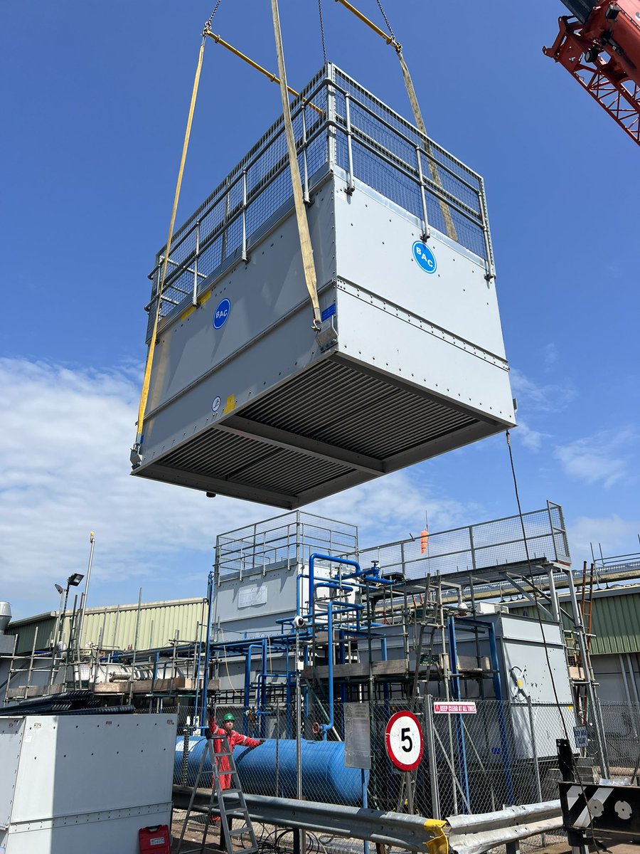 SangwinPlant's tweet photo. Busy #Saturdaymornig for @SangwinPlant @SangwinGroup #contractlifting #cranehire #plantinstallation @CoolingIsBAC @MODULIFTUK #machinemoving Hope we all get back in time for #Eurovision2023 😎 https://t.co/qRAIeRcNRT