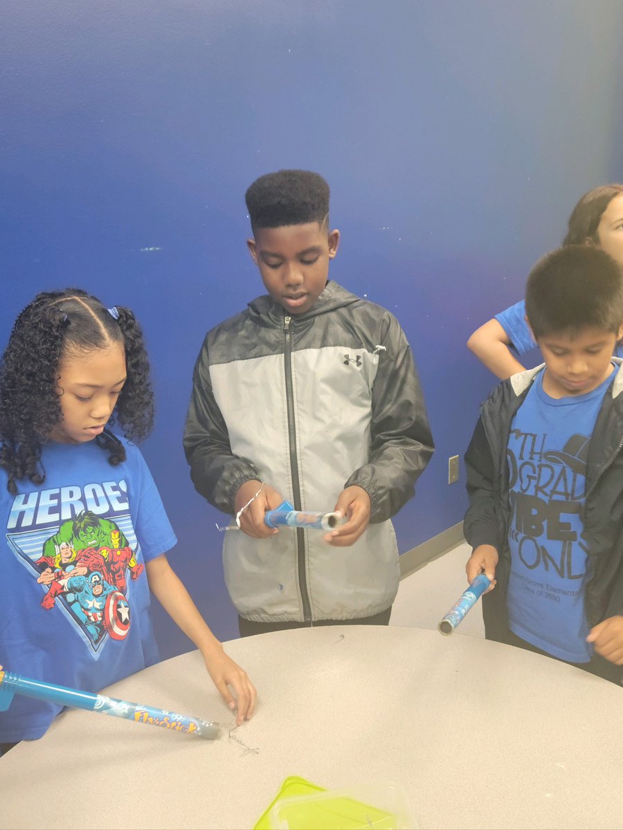 PGE_HCS's tweet photo. STEM in Motion during @PGE_HCS 5th graders trip to the Creative Discovery Museum and Rock City in Chattanooga, TN today😊🙌🏽#GaSTEM #STEMeducation #STEMcertifiedschool https://t.co/8gGNKh9RdJ