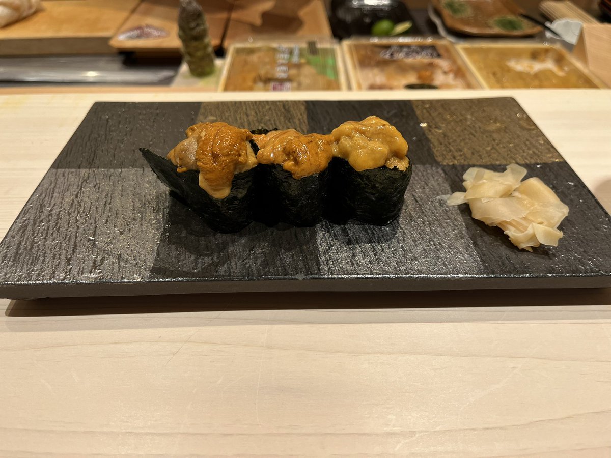 nipper4218's tweet photo. 同級生が板前やってる銀座のみこ寿司に来ました！ウニも美味しかったですし、ウニ以外もすごく美味しかったです！またきたいです！ https://t.co/ZmgGrT53QI