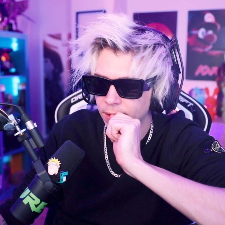 rugettaV777's tweet photo. 🎙️𝑺𝒐𝒍𝒐 𝒏𝒆𝒄𝒆𝒔𝒊𝒕𝒐 𝒖𝒏 𝒂𝒍𝒇𝒂🎙️ 

Veg es un omega muy conocido en la radio, tiene fama, un buen trabajo y dinero ¿el problema? Las relaciones amorosas le van fatal, pero eso puede cambiar cuando sus padres le dicen que están por llegar a la ciudad+ https://t.co/k1PAEVx47D