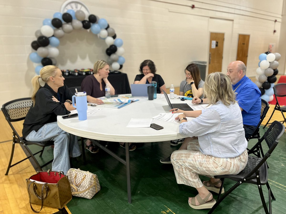 smiller_educ8or's tweet photo. It’s hard to capture the phenomenal work of this amazing group of educators in pictures but shoutout for #TeacherAppreciationWeek SCS Math Leadership Team has gone thru HQIM adoption & is onto preparing for implementation for Ts #SumnerMath I love their brains & hearts for Ss 🥰 https://t.co/XrT8Zmurtl
