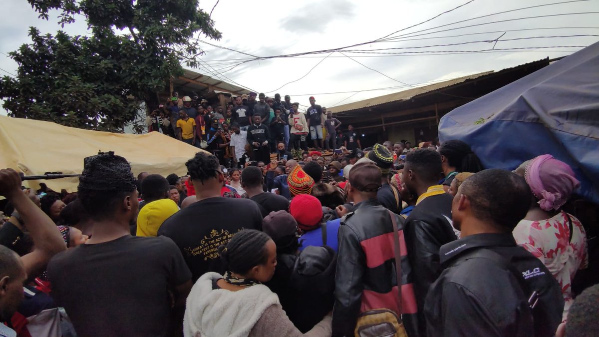 MimiMefoInfo's tweet photo. The funeral of #Anye Nde Nsoh in pictures https://t.co/G6mau27qga
#Cameroon
#journalist https://t.co/8RMVJxW9xS
