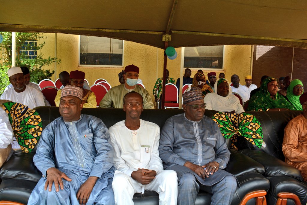 Arrivée du Ministre de l´Agriculture à  la cérémonie  commémorative  de la journée  nationale de la femme  nigérienne organisée  par le comité  des femmes du Ministère.