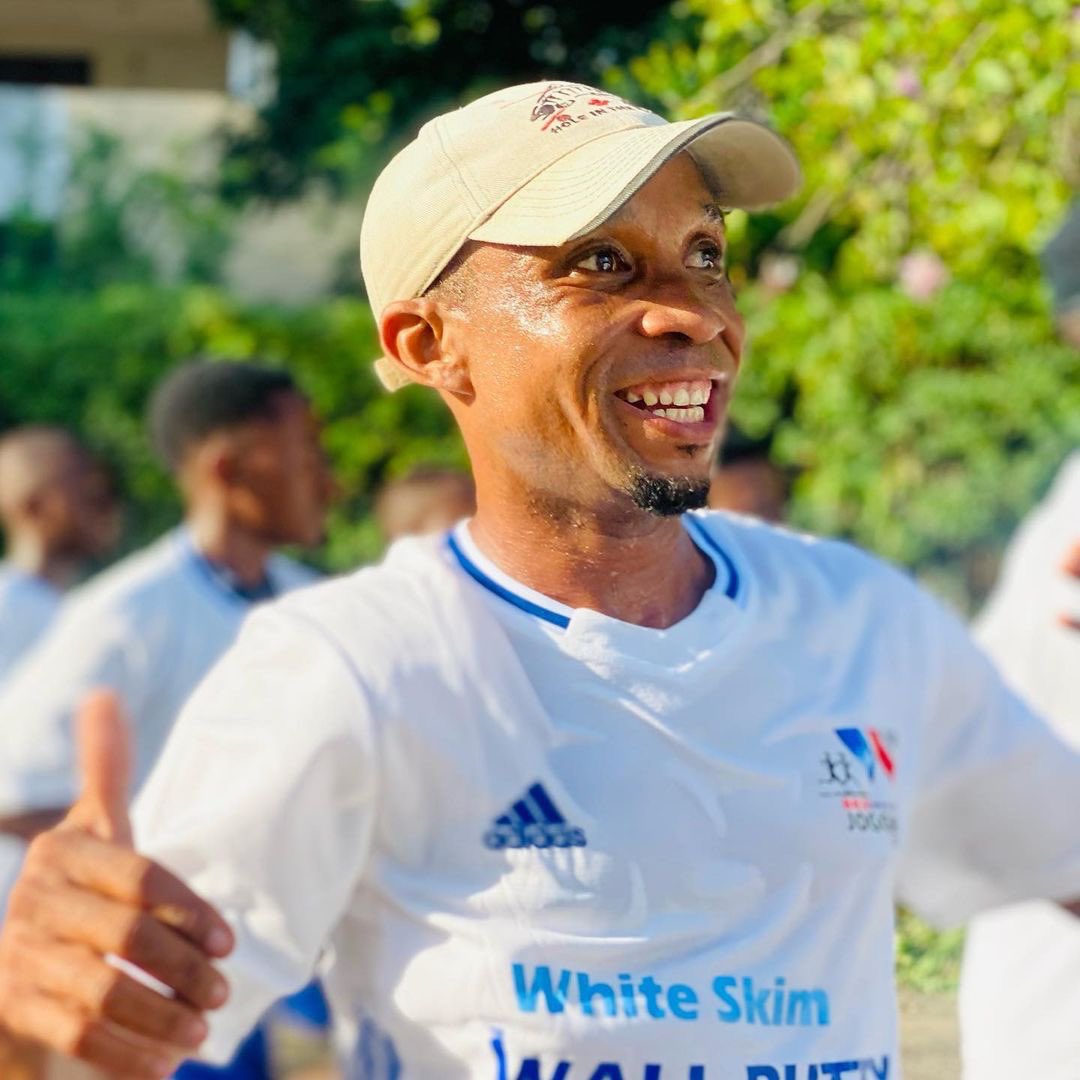 wasafijogging's tweet photo. Chama la wana  @wasafijogging Leo Pasua kifua kilometa 12 za upesi kabisa. https://t.co/7pUZrbcGbo