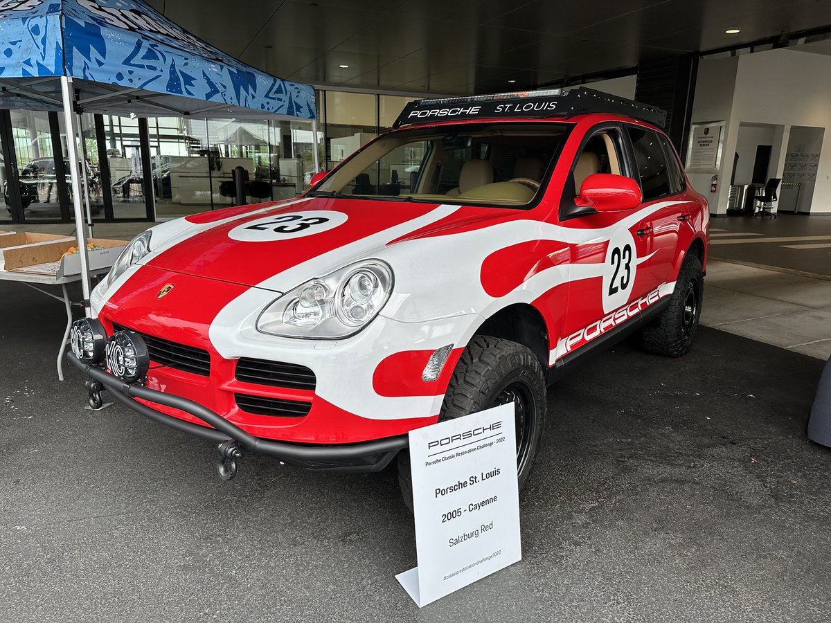 StLouisPCA's tweet photo. Saturday morning fun…cars &amp; coffee at @porschestlouis - our Region’s “clubhouse”.  #stlpca #pcastl #porsche #pca #c&amp;c #carsandcoffee https://t.co/BAZjMLTLj9