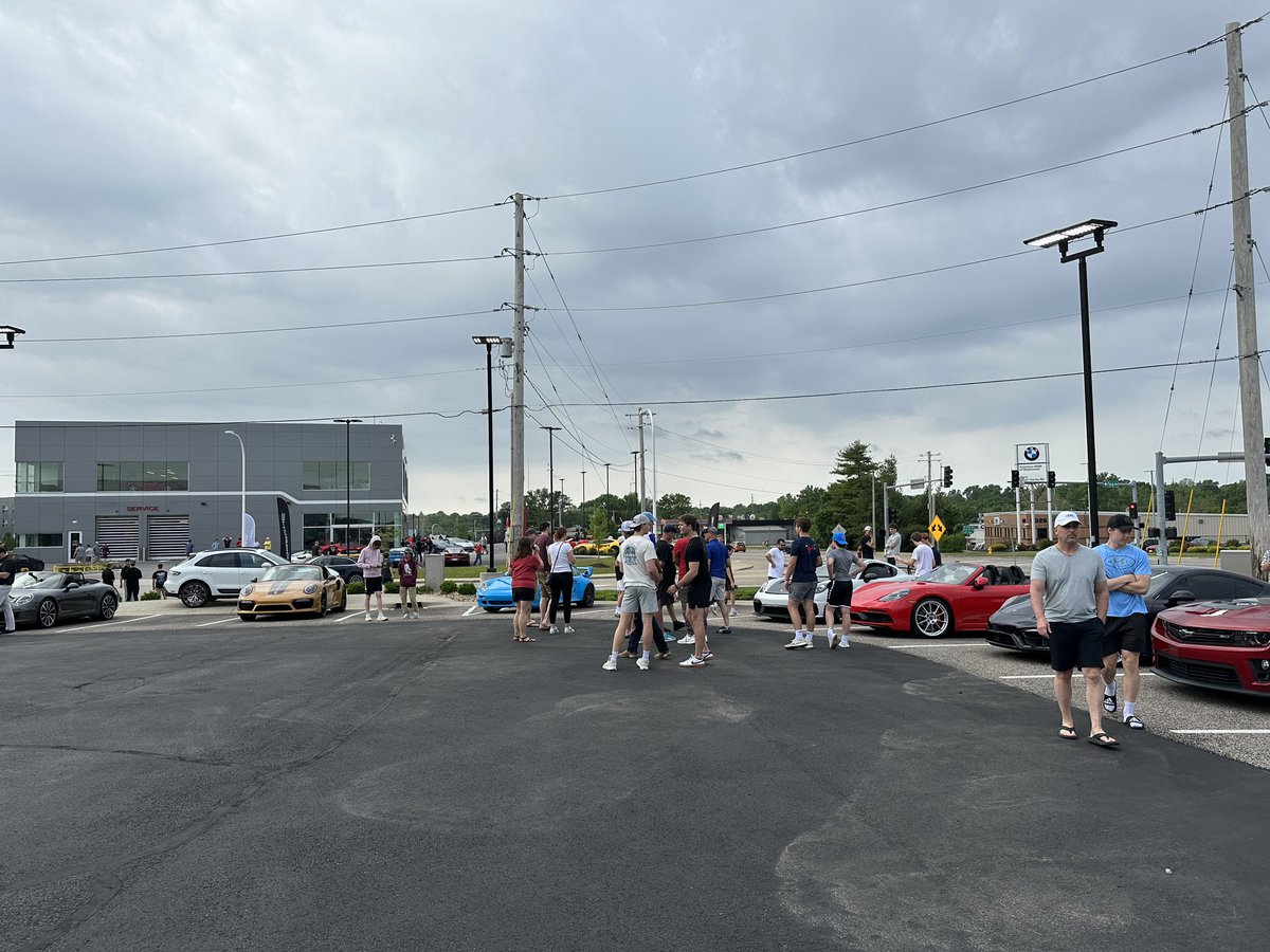 StLouisPCA's tweet photo. Saturday morning fun…cars &amp; coffee at @porschestlouis - our Region’s “clubhouse”.  #stlpca #pcastl #porsche #pca #c&amp;c #carsandcoffee https://t.co/BAZjMLTLj9