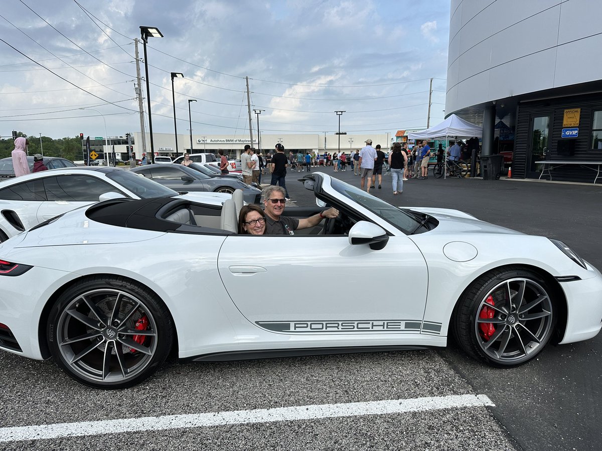 StLouisPCA's tweet photo. Saturday morning fun…cars &amp; coffee at @porschestlouis - our Region’s “clubhouse”.  #stlpca #pcastl #porsche #pca #c&amp;c #carsandcoffee https://t.co/BAZjMLTLj9