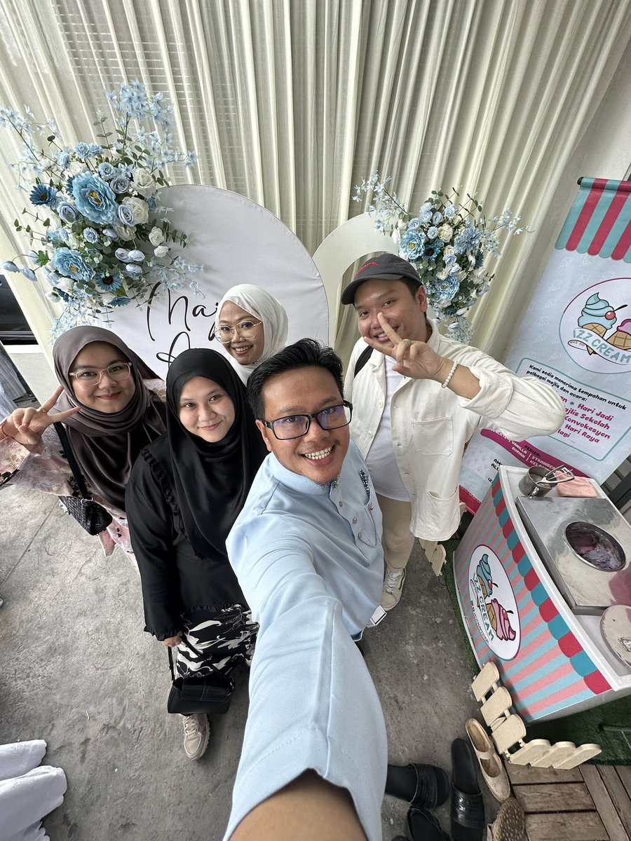 millanwar's tweet photo. Setel jalan raya rini
Thanks for whole day @ikmalzulkifli05 @Ciknissss and thanks to @syifajamil_ for hosting the event today. Kenyang weh bihun sup padu ✨✨ https://t.co/tzyE43YEoo