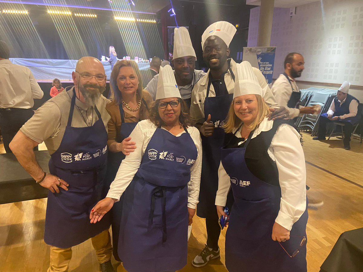 AssoElusFrance's tweet photo. 👩‍🍳👨‍🍳 Le lancement de la 1ère Édition de l’événement culinaire des Élus a été effectué avec succès dans la commune #LePortMarly dont #CedricPemba est le maire.
#AlaTabledesElus a été un succès grâce à l’apport de #HappyCook @KarimFares et des chefs cuisiniers présents. 👇 https://t.co/AoXu549yYR