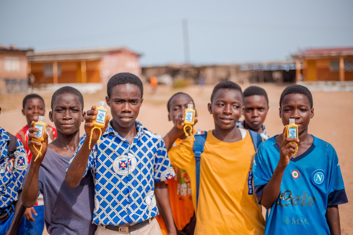 StarlightFound1's tweet photo. #StarlightFoundation #AdamfoGhana #WingsOfSupport #MenstrualHygieneDay #MHDAY2023 #WeAreCommitted #BreakTheSilence #ItsTimeForAction #LetUsSaveTheWorldTogether #NGO #Girls #CommunityDevelopment https://t.co/OuFJsNLPVL
