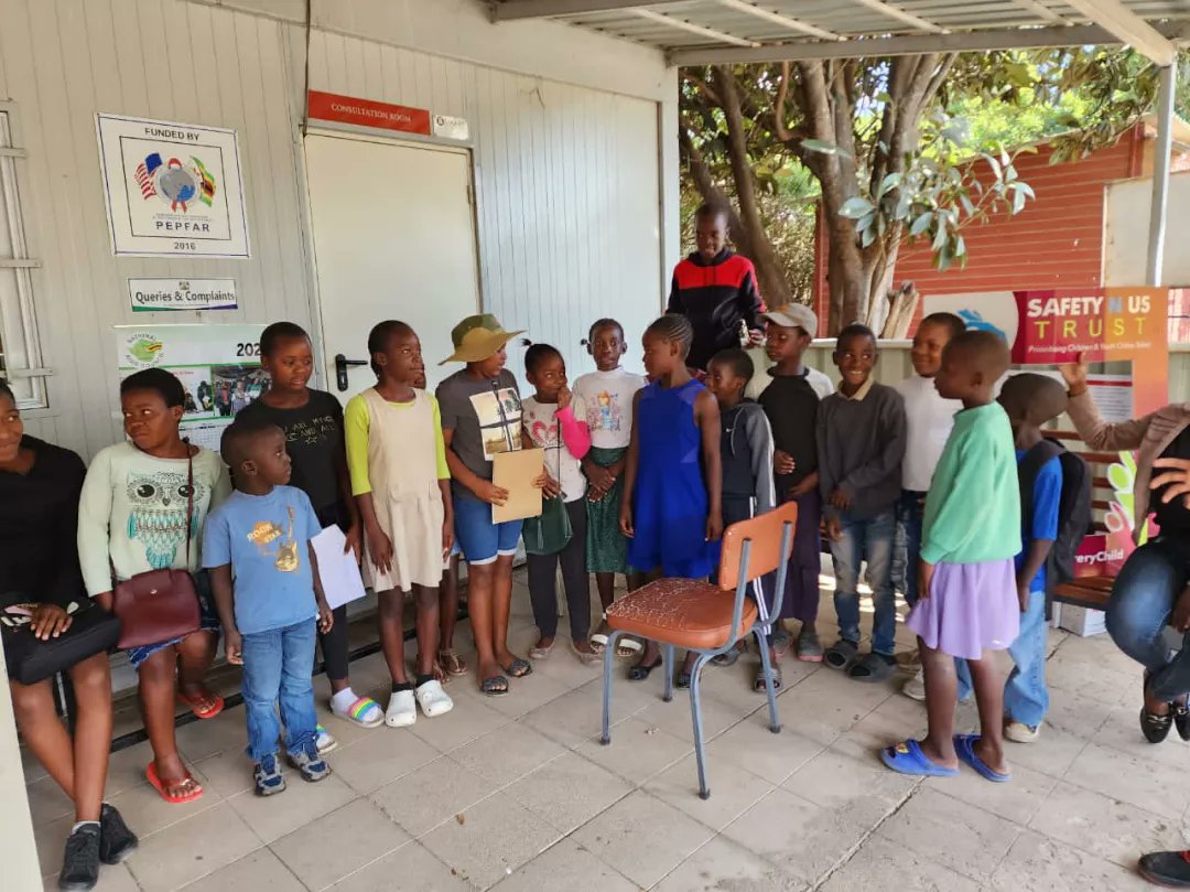 SafetyNus's tweet photo. Social media has become our new world and the youths should be taught how to be safe in the new world. Rare pictures of Mabvuku Online Safety Champions. #Onlinesafety
#MabvukuTafara
#DigitalYouths
#SocialMedia https://t.co/TV31igMKJm