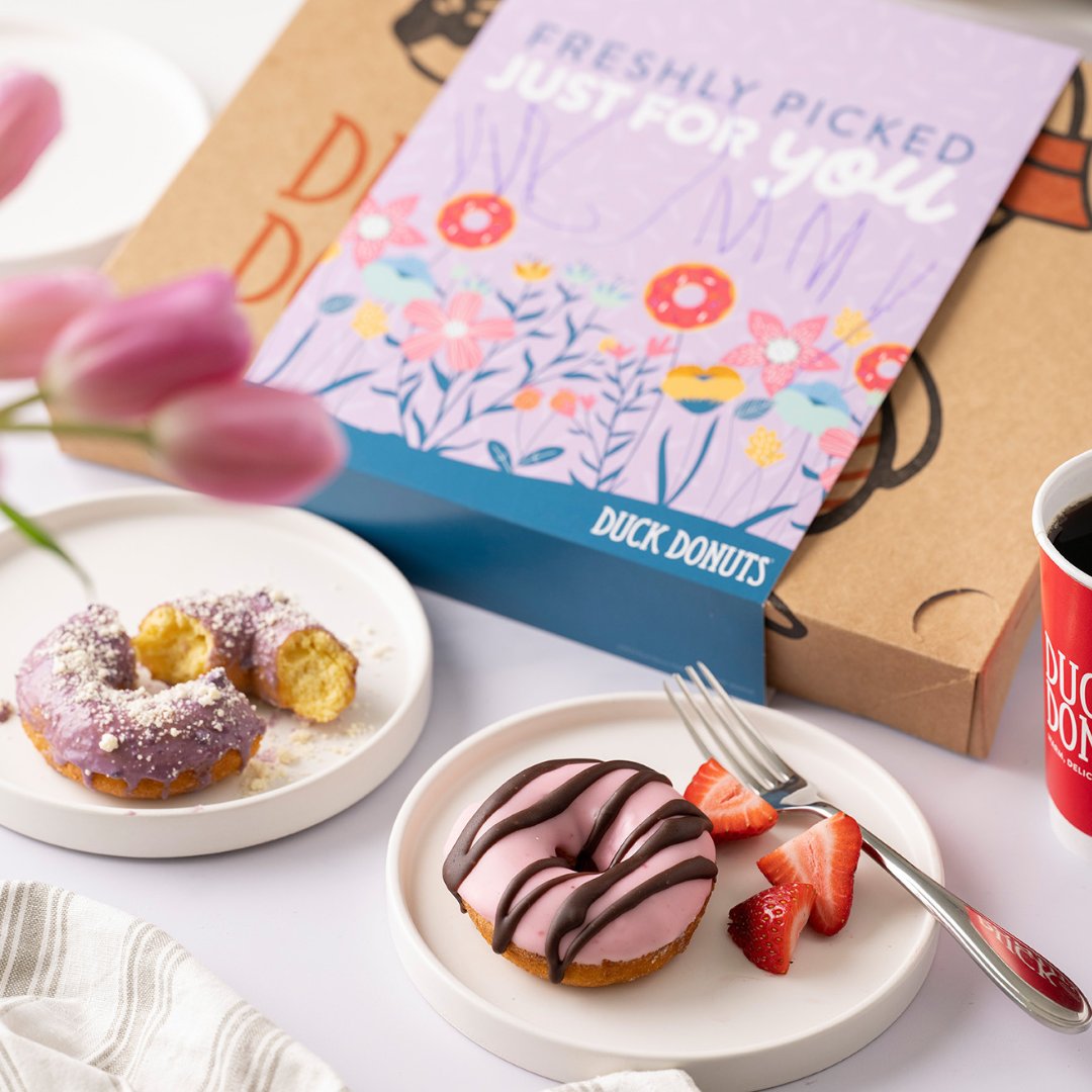 Treat mom to breakfast in bed (and a clean kitchen). Let us do the cooking and enjoy 10% off the Breakfast Box when you order online using code MOM10 at checkout. Offer ends tomorrow. 💗

#happymothersday #breakfastbox #boxofdonuts #myduckdonuts #nomnom #foodies #donut