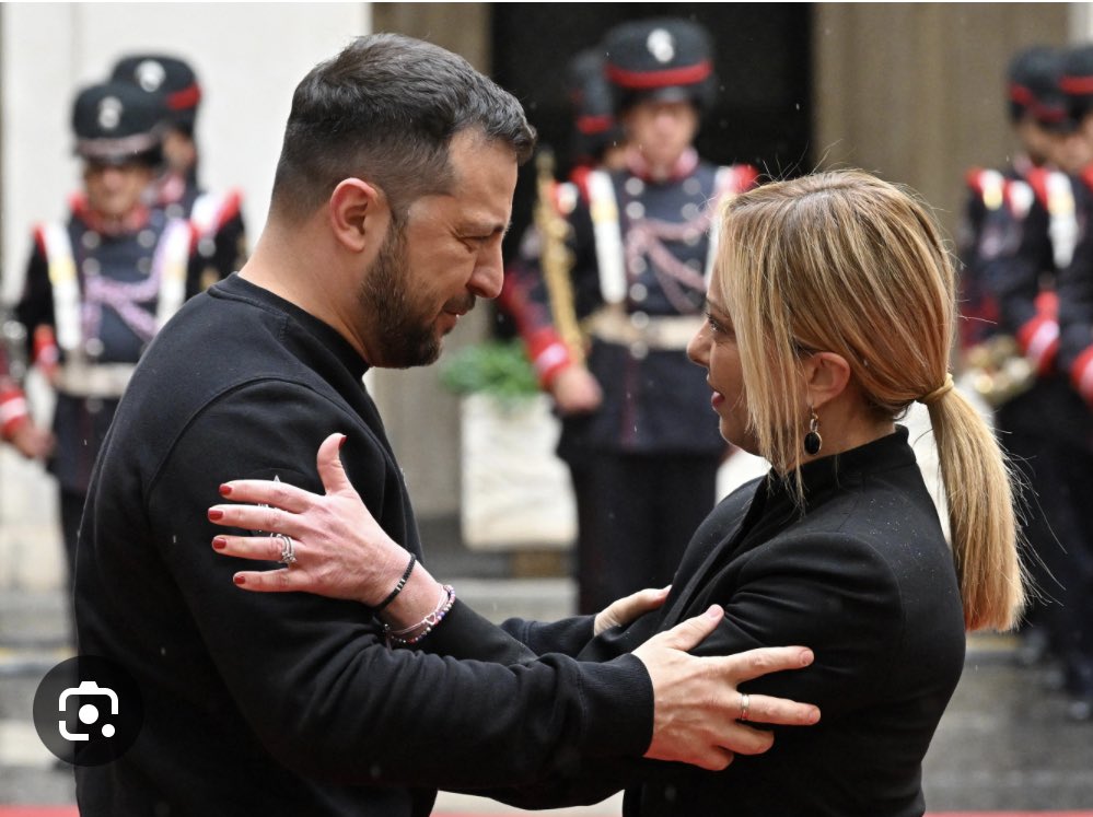 GibelliTiziana's tweet image. Oggi, #fiera di #essere🇮🇹 al fianco di 🇺🇦

(e anche 😁 pensando alle #gastriti dei #putinisti)