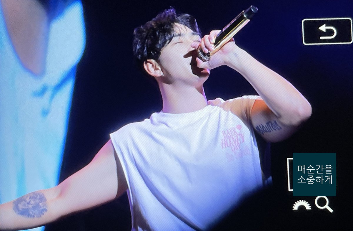 eachday_baekho's tweet photo. 230513 BAEKHoney DAY 프리뷰

#백호 #동호 #강동호 #BAEKHO @BAEKHO_PLEDIS https://t.co/dJ6OEMxnKo