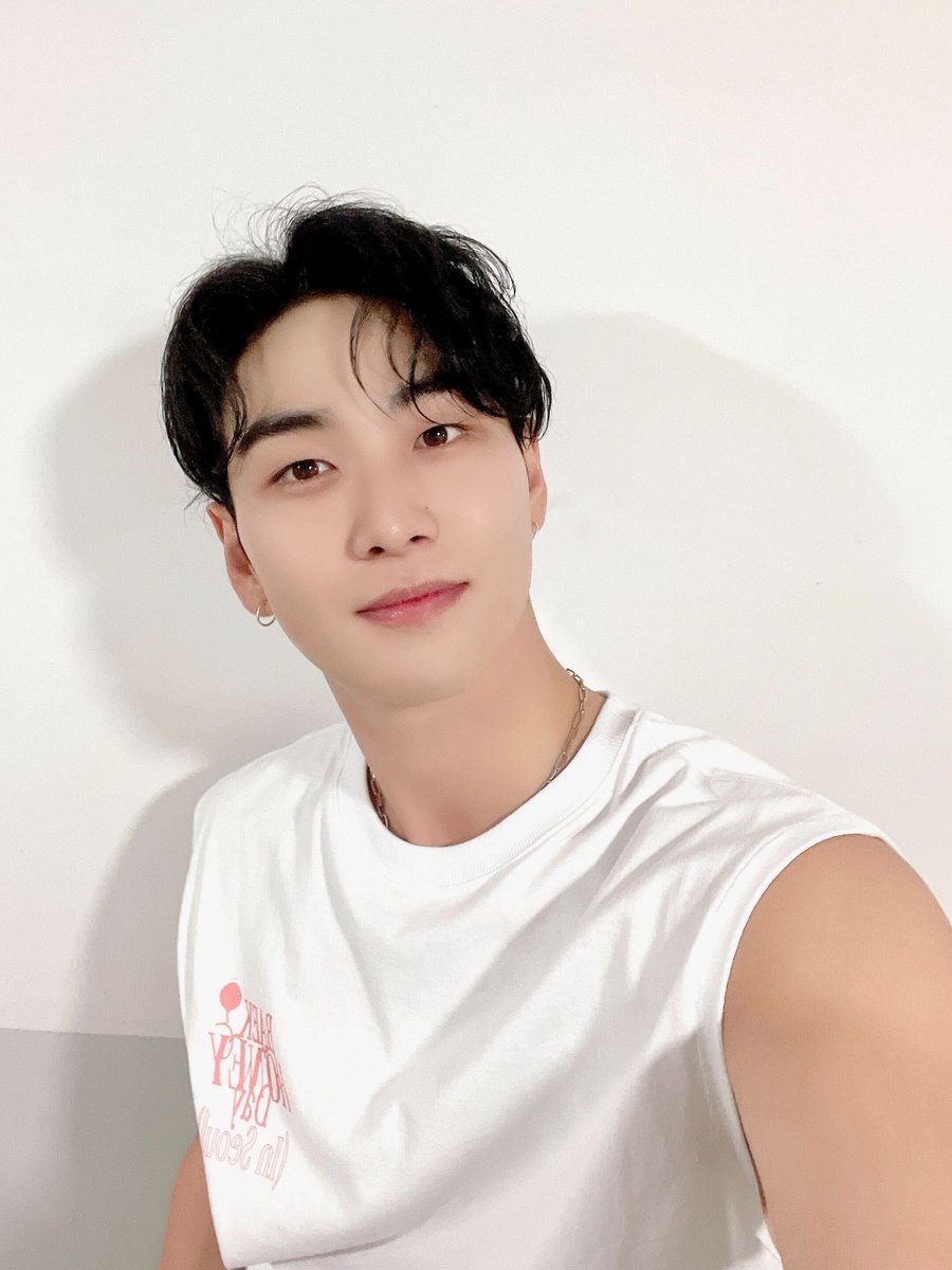 백호(BAEKHO) tweet media