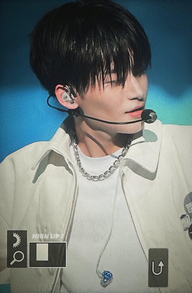 HIGH UP ! tweet media