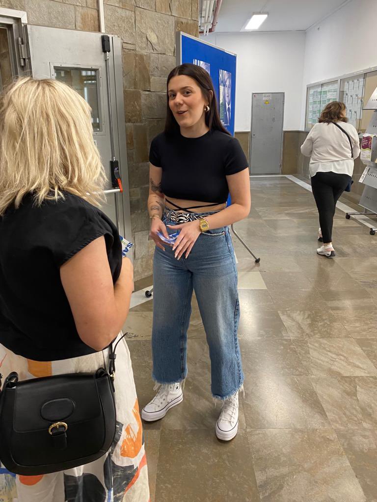 francisca_ugr's tweet photo. Ayer visité la Facultad de Relaciones Laborales y Recursos Humanos, conociendo más a fondo las instalaciones, pero sobre todo a vosotros. Es siempre un placer saber vuestras inquietudes y propuestas para mejorar vuestras facultades. https://t.co/DBHSBVYrMR