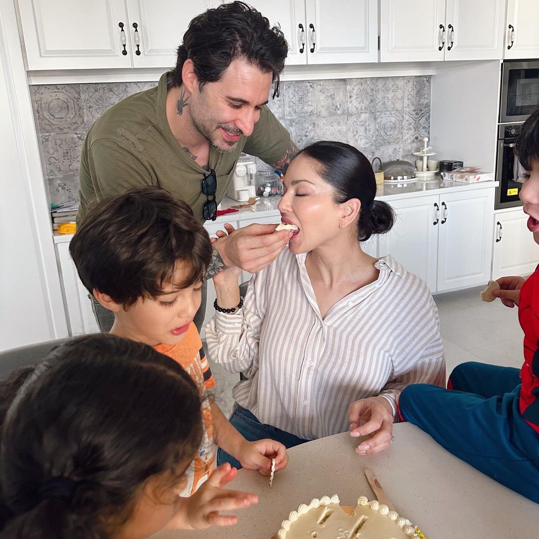 SunnyLeone's tweet photo. Thank you all my babies and @DanielWeber99 for my lovely cake and family time! So sweet and special! https://t.co/MgIQxcpUT0