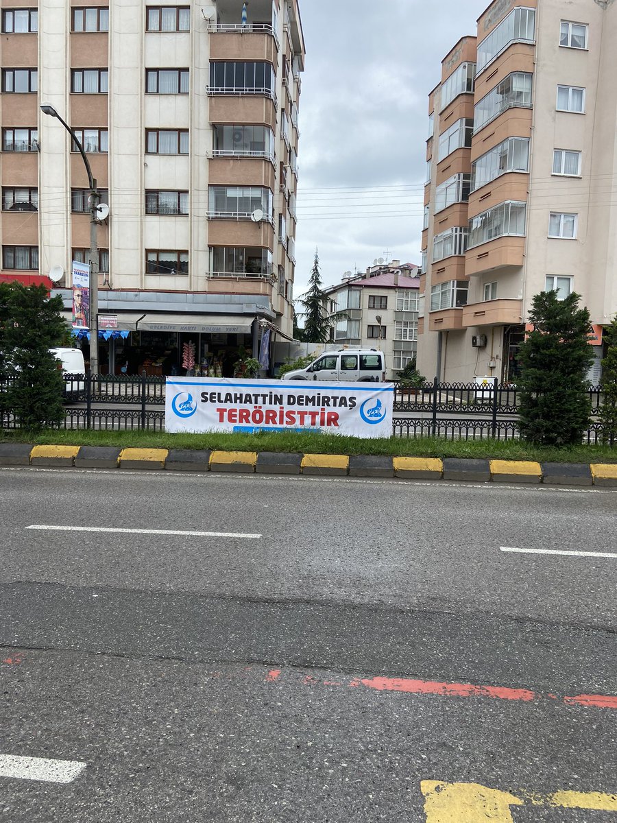 Selamun Aleyküm 
Mahallemi seviyorum..