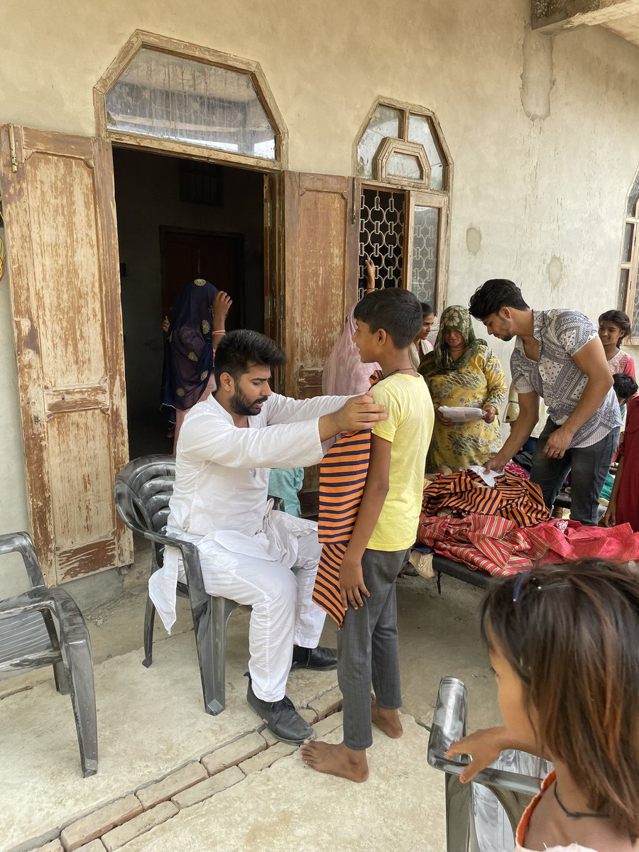 AzharMohammad98's tweet photo. Clothes Distribution Drive In UP Bulandshahr 
@fatima_fdn https://t.co/zQjOOHvNxV