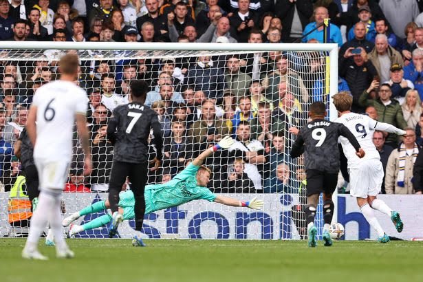 Spurs_DNA's tweet image. بلنتي قدام ارسنال 
بلنتي قدام نيوكاسل 
فرصته قدام ايفرتون 

بامفورد راح يكون سبب في هبوط ليدز 100%