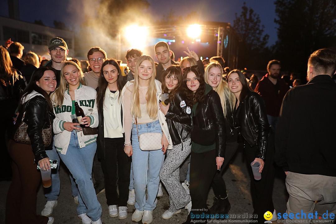 seechat's tweet image. SUMMER OPENING Party - RWU Hochschule: Weingarten, 12.05.2023

## 25 Jahre seechat.de | Die Bodensee Community - JUBILÄUM ## 1999-2024

Alle Fotos und Videos auf:
&amp;gt;&amp;gt; seechat.de

#SummerOpening, #RWU, #Party, #Studentenparty, #Weingarten,
#BODENSEEMEDIEN