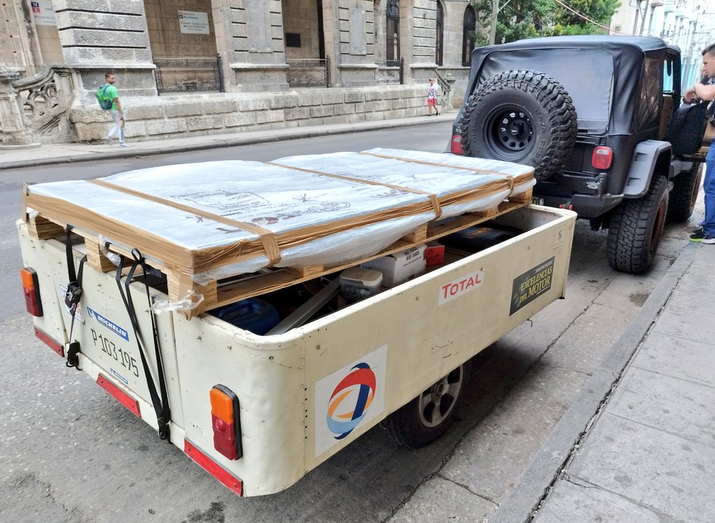 Hoy estamos en Pinar del Río para instalar un sistema solar con baterías de emergencia que le dará energía limpia y segura a una casa. Síguenos durante el día para ver cómo avanza el trabajo. 💪⚡☀️ #EnergiaSolar #LucendiSolar #EnergiaRenovable #PinarDelRio #LucendiInstala