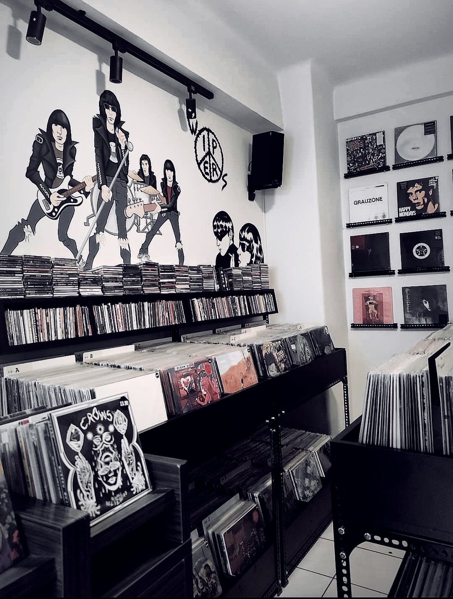 ActivistOfMusic's tweet photo. A visit to Dirty Noise Record Shop💿
Lets go shopping!🔝🤘🎶
#DirtyNoise #SaturdayVibes #recordshopping #Vinylshop #cdshop #cd #vinyl #mood https://t.co/j1c9KIB0Fz
