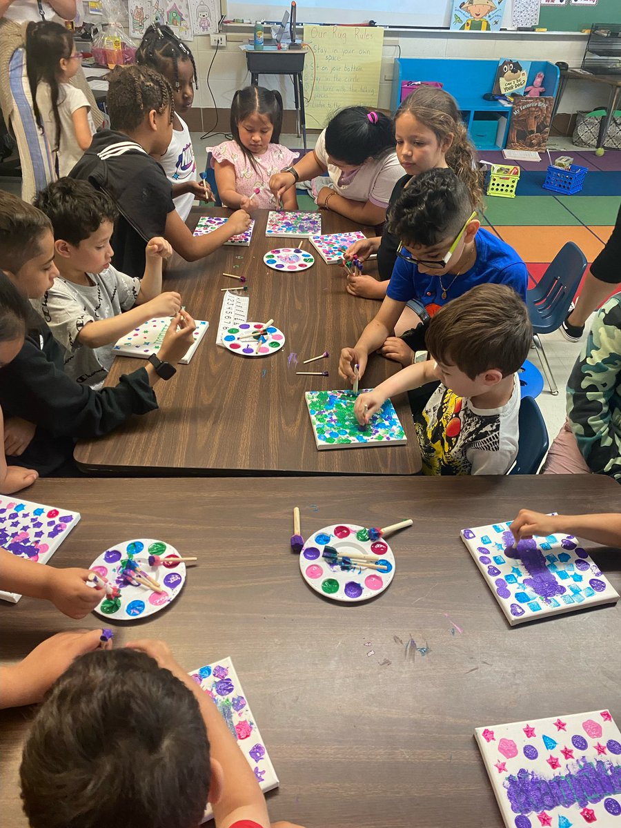 StadleyRough's tweet photo. The ABC countdown is on and Friday was C is for Crafts 🫧 day for #STRkinders and #STRfourthgrade Ss #STRfun Love these relationships and peer modeling that has been nurtured all year! 👏🏽 https://t.co/twRFIP3ANx